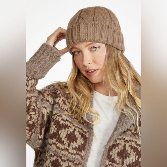 Cable Knit Beanie - Picture 3 of 5